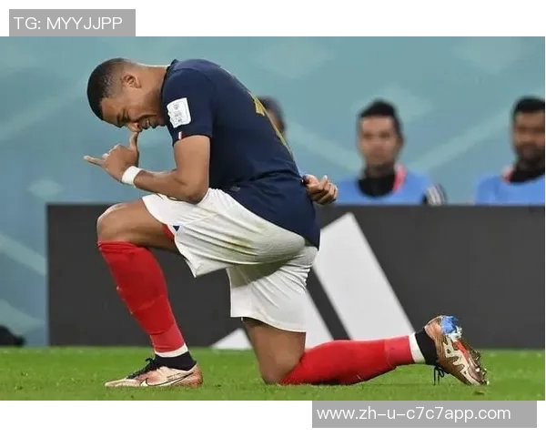 姆巴佩展现速度与技巧的完美结合，成为足球新时代的象征